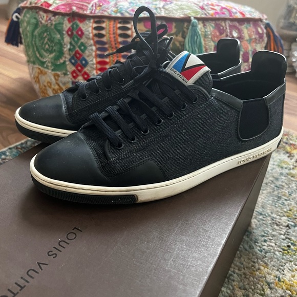 LV sneakers low top. - Picture 3 of 4